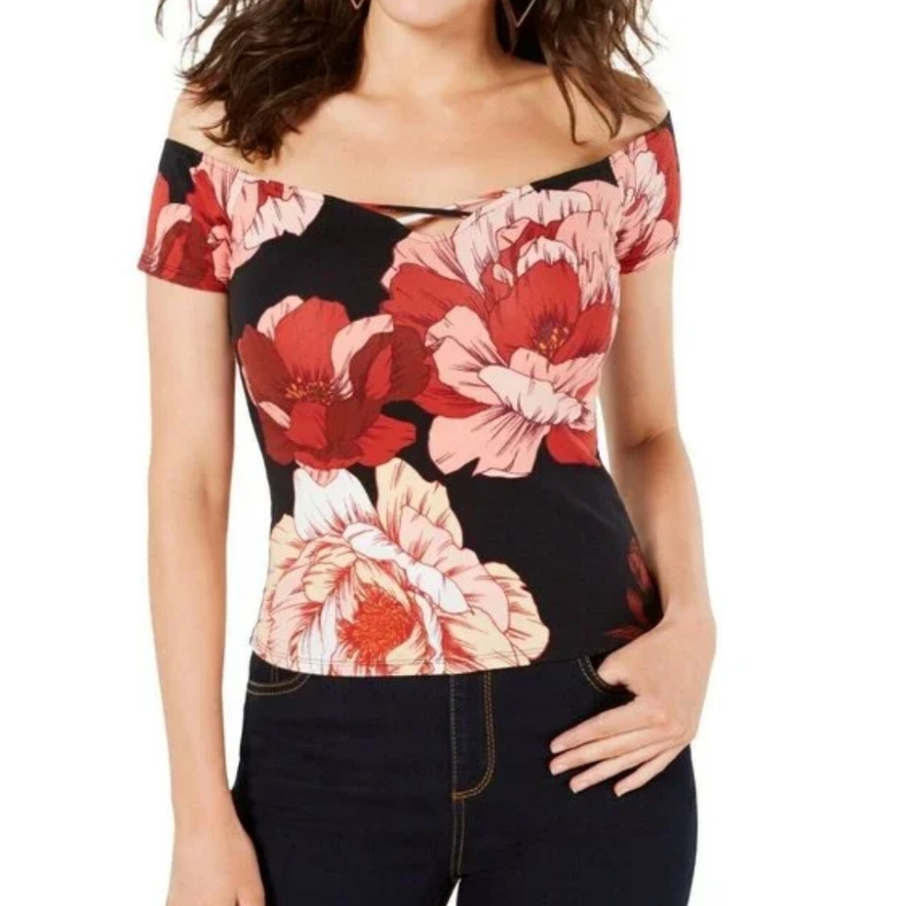 GUESS Off Shoulder Top